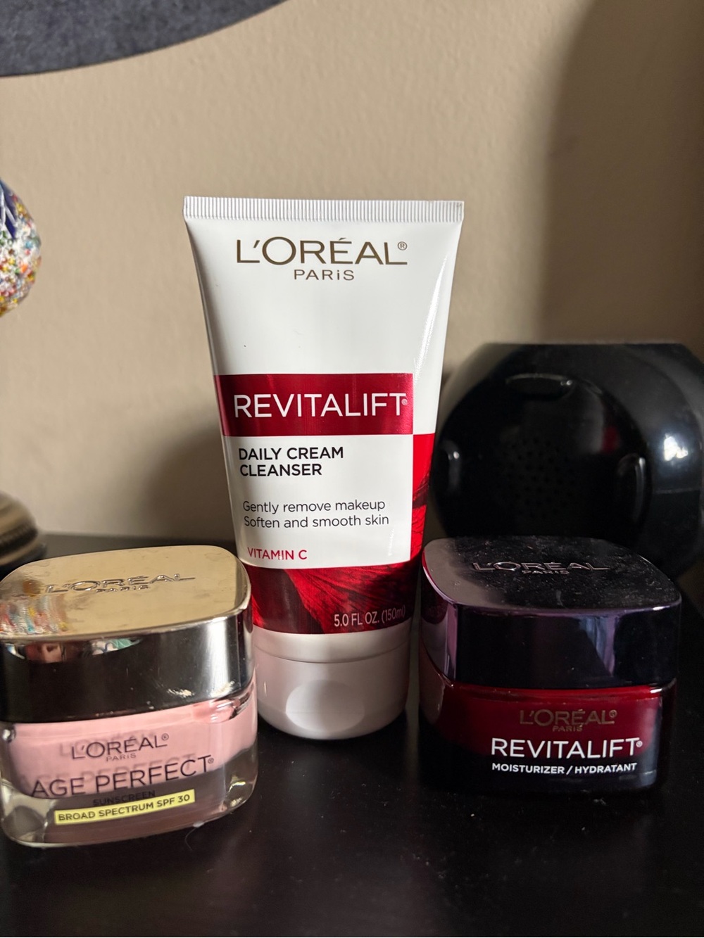 L'Oreal Revitalift Daily Cream Cleanser - White & Red
